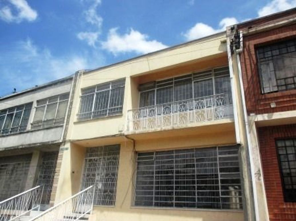 Casa en venta en Las Américas, Bogotá · foto 2 de 6