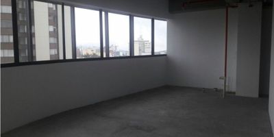 Venta de oficina en el Cable , Manizales

Oficina en excelente ubicacion en en el mejor centro de negocios de la ciudad de Manizales sobre la avenida principal. El edificio cuenta con porteria, vigilancia 24 horas, dos ascensores, shuts de separación de desechos en la fuente, salón social, gimnasio, sala de cafeteria para empleados, terraza con mini-golf. La oficina consta de 42.14 metros, espacio ideal para adecuar
