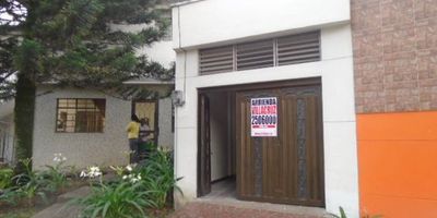 Local comercial en arriendo en Medellín, Antioquia, ubicado en el barrio Florida Nueva. Este espacio de 30 m² cuenta con un baño, siendo ideal para diversos negocios en una zona de estrato 5. Es una excelente oportunidad para establecer su empresa. El canon de arriendo es de $1.450.000. Interesado en este local? Contáctenos a través de WhatsApp, la opción "quiero que me contacten" o consulte nuestros teléfonos.