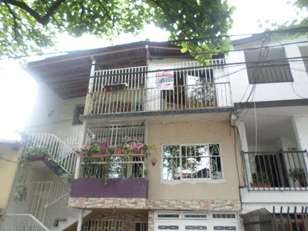 Apartamento en Arriendo con el Código 9788 en San Javier No 2