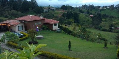 Finca en Venta Sector Ojo de Agua - Rionegro

Finca independiente, rodeada de naturaleza, sector tranquilo, con buen acceso a vías y transporte publico.