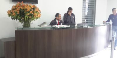 Oficina ubicada en un Edificio, en la zona de TEUSAQUILLO, un sector , comercial y de servicios cerca a transporte publico Transmilenio, Sitp, Estacion Decima Tercera Teusaquillo, Hospital San Ignacio, compensar , supermercados, multiples restaurante, entidad bancaria Colpatria, facil acceso a vias principales. Este sector estrategico es transitado por un alto flujo peatonal y vehicular. El inmueble cuenta con una excelente distribucion de los espacios, buena iluminacion y ventilacion, ideal para el crecimiento de la empresa.
