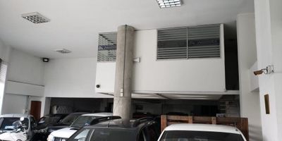 Local en un excelente sector de la ciudad, consta de 1 nivel, alcoba y dos baños
