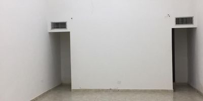 Se ofrece en arriendo un local comercial en Barranquilla, ubicado estratégicamente en el Barrio Tayrona, estrato 7. Este espacio cuenta con un área construida de 54 m² y dispone de 1 baño, siendo una opción funcional para diversas actividades comerciales en la ciudad. Su dirección es Calle 30 #6B-285, una zona con buena conexión en Barranquilla. El canon de arriendo es de $2.997.000. El Valor Admon Aprox. es de $1.901.418. Para obtener más información o agendar una visita a este local en Barranquilla, utilice las opciones de whatsapp, quiero que me contacten o ver teléfonos.