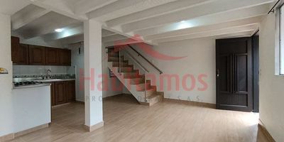 Casa con 72m2, estrato 2.