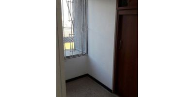 Arriendo Oficina en el Centro, Manizales

Oficina de 32 m² en el Centro de Manizales. Cuenta con una habitación, un baño, un clóset, y piso de cerámica. El edificio tiene ascensor y la oficina es muy iluminada. Ideal para cualquier tipo de negocio o despacho.
