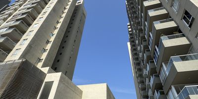 Valor Admon Aprox. $513,000 HERMOSO APARTAMENTO UBICADO EN EL SECTOR DE RIO MAR