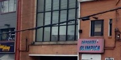 EDIFICIO CON EXCELENTE UBICACIÓN, DE CUATRO PISOS SOBRE SÓTANO Y MEZANINE, CERCANO A TRANSPORTE PUBLICO, MUY BUENA OPORTUNIDAD DE NEGOCIO, IDEAL PARA OFICINAS, ENTIDADES PRESTADORAS DE SERVICIOS.  FRENTE 9.00 M. FONDO 15.50 M. AREA LOTE 139.50 M2. AREA CONSTRUIDA 426.39 M2.