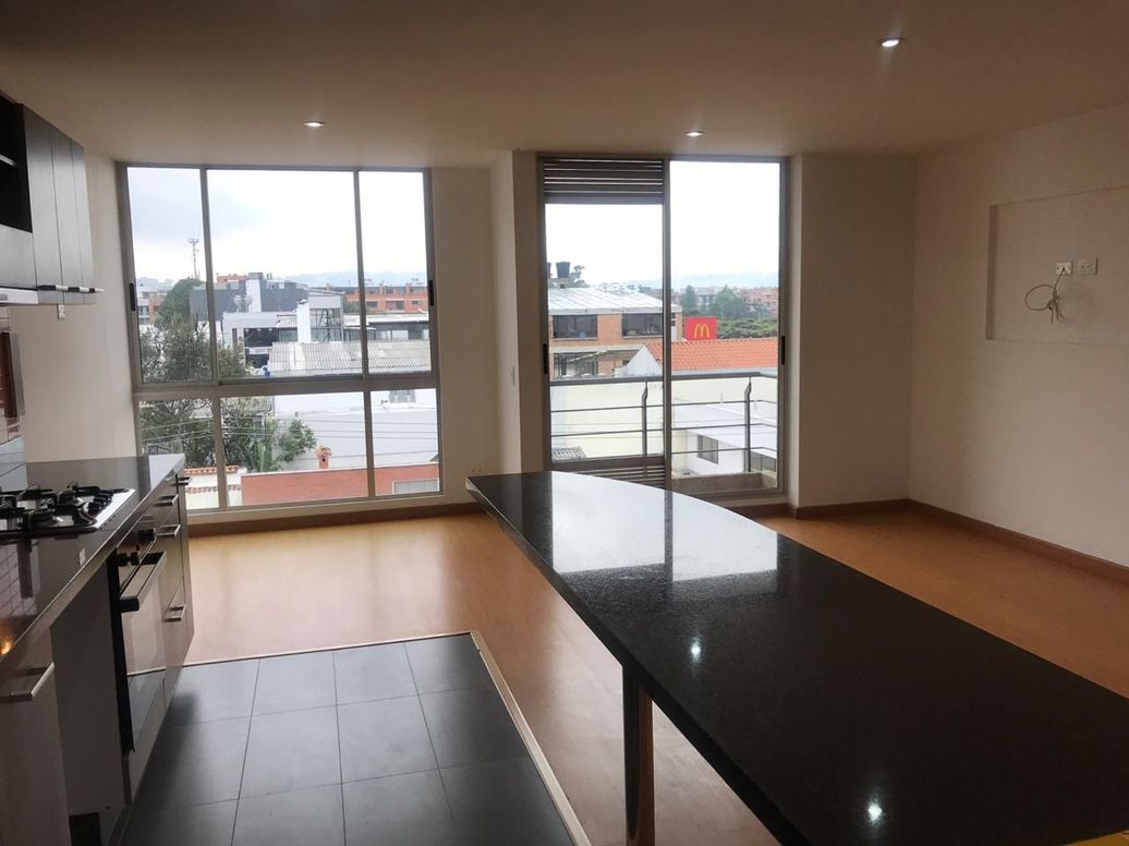 Apartamento de 3 alcobas en venta en Lisboa, Bogotá, 100 m² · foto 2 de 12