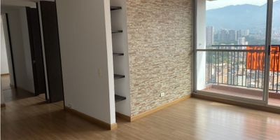 ¡Vive con estilo en Bello, Antioquia!
Te presento este encantador apartamento de 68.92 m², ubicado en una zona de alto crecimiento y excelente proyección. Su distribución inteligente ofrece 3 cómodas alcobas, 2 baños completos (uno en la principal), balcón con vista despejada, cocina integral con barra americana y espacio para estudio o biblioteca.

Ideal para quienes valoran el confort, cuenta con armarios empotrados, clósets amplios y acabados funcionales.

El conjunto residencial te brinda todo lo que necesitas: piscina, gimnasio, zonas verdes, vigilancia 24/7, ascensor y parqueadero para visitantes. Además, está estratégicamente ubicado cerca de vías principales, transporte público, parques y zonas deportivas.

Una excelente oportunidad para vivir o invertir en uno de los sectores con mayor proyección del norte del Valle de Aburrá. ¡Contáctame y agenda tu visita!
