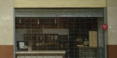 Ubicado en el barrio Betania, Barranquilla, Atlántico, ofrecemos en venta este local comercial de 27 m². Dispone de un baño y cuenta con 5 años de antigüedad. Estrato 5. Este local en venta en Barranquilla es una oportunidad para su negocio, situado en una zona de buen acceso. Además, el inmueble cuenta con vigilancia, aportando seguridad. Para más información o para agendar una visita, puede contactarnos a través de whatsapp, quiero que me contacten o ver teléfonos.