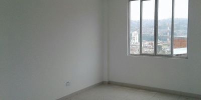Se vende apartamento en La Pradera, Villamaría

¡Aprovecha esta oportunidad! Amplio apartamento de 170 M2 en el quinto piso, distribuido en 2 niveles. Consta de sala-comedor, 3 alcobas, 2 clósets, 2 baños, y una cocina integral. Disfruta de 2 balcones con vista panorámica, zona de ropas y pisos en porcelanato. Ubicado en una zona residencial tranquila, cerca de centros comerciales, colegios, parques y con acceso fácil al transporte público. Ideal para quienes buscan comodidad y espacio a un excelente precio. 
