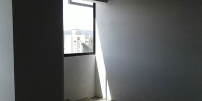 ? Venta de Oficina en el Cable, Manizales ?

Excelente oportunidad de inversión en la zona rosa de la ciudad. ?✨

Oficina de 63.98 m², con 1 baño, aire acondicionado, balcón, cocina equipada y garaje. Incluye salón social, gimnasio, canchas de juegos, y una terraza con vistas panorámicas. Ubicada cerca de avenidas principales, universidades y centros comerciales. Portería 24 horas, ascensor y circuito cerrado de TV. Ideal para negocios y empresas. ?️?

