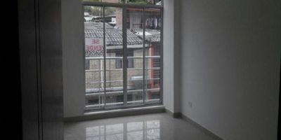 ? Venta de Apartamento Duplex en La Pradera, Villamaría ?

¡Descubre tu nuevo hogar! Hermoso apartamento duplex de 82 m² con 3 habitaciones, 3 closets y un balcón. Disfruta de la habitación principal con jacuzzi, cocina integral y sala-comedor. Incluye zona de ropas, baño social y pisos en cerámica. Ubicado en una zona residencial cerca de centros comerciales, parques y con acceso pavimentado. Ideal para disfrutar de comodidad y tranquilidad. ???️
