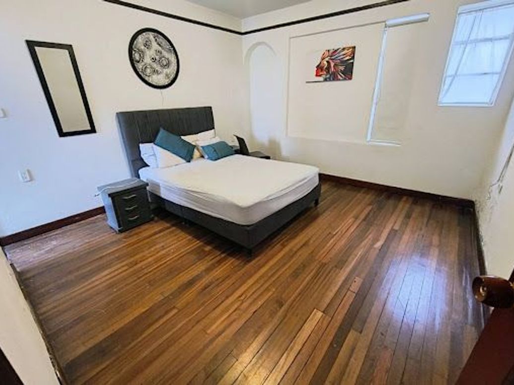 Casa de 13 alcobas en venta en Galerías, Bogotá, 450 m² · foto 9 de 16