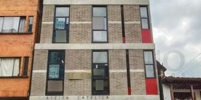 Oficina comercial piso 6, ubicado en el Sector del centro, en la carrera 43, nos ofrece un área de 40 metros aproximadamente, Cuenta con: cocina semi-integral, 1 baño, piso en cerámica. No cuenta con red de gas.
Los datos de los inmuebles promocionados en la página web están sujetos a cambio y verificación de disponibilidad.