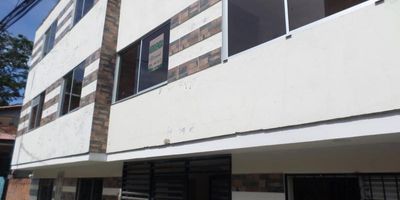 Inmueble amplio, con buena ventilación e iluminación. A su alrededor tiene super-mercados cercanos, ubicado a unos 15 min del parque principal tiene el fácil acceso al transporte público.