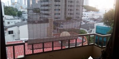 
 
  
   Apto duplex de 240 m2 remodelado ubicado en Manga en zona residencial de la ciudad, excelente área, buena iluminación y excelente ventilación. Cercano a parques, restaurantes, supermercados, centros comerciales, colegios, entre otros. Con vías fáciles de acceso. 
  
  
    
  
 

