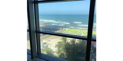 
 
  
   Local comercial de doble uso (cualquier actividad comercial) ubicado en bocagrande, sobre vía principal, esquinero cerca a plazoleta de comidas. precio ligeramente negociable. se recibe canje por otras propiedades.
  
  
    
  
 

