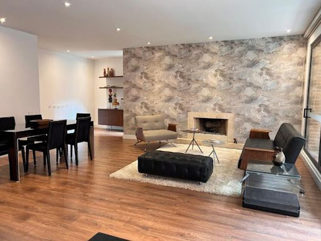 Apartamento de 2 alcobas en venta en Los Rosales, Bogotá, 143 m² · foto 2 de 15