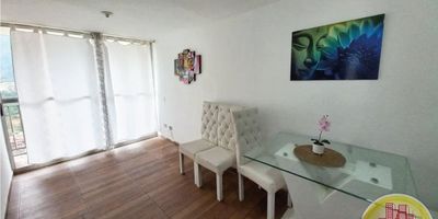 Código: 5928. 17° PISO EN EDIFICACIÓN DE 20 PISOS. Acceso al inmueble: Por Sendero Peatonal, escalas y ascensor. ALCOBAS CON PUERTAS, CALENTADOR A GAS, CUBIERTA Y EXTRACTOR. INMUEBLE AMOBLADO, NO MASCOTAS