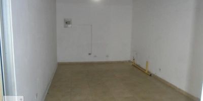 Local comercial en arriendo en Caldas, Antioquia, ubicado en CR 49 134 SUR 26 LC 301. Este espacio de 35 m², situado en el primer piso, es ideal para establecer o expandir su negocio en el barrio Caldas. Dispone de vigilancia, lo que proporciona un entorno seguro para sus operaciones diarias. Con un estrato 3, ofrece costos de servicios razonables. El canon de arriendo es de $1,300,000. Una oportunidad funcional en Caldas. Para más detalles o programar una visita, consulte por WhatsApp, quiero que me contacten o vea nuestros teléfonos.