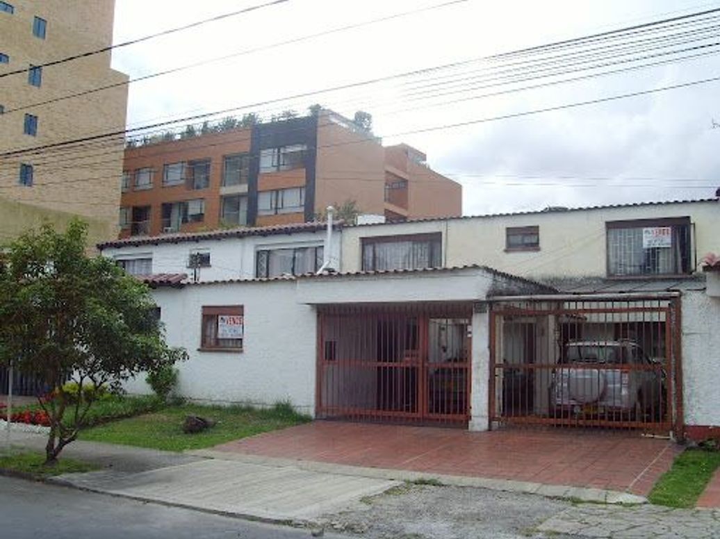 Casa de 11 alcobas en venta en Pasadena, Bogotá, 638 m² · foto 3 de 19
