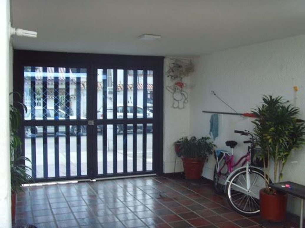 Casa de 11 alcobas en venta en Pasadena, Bogotá, 638 m² · foto 5 de 19