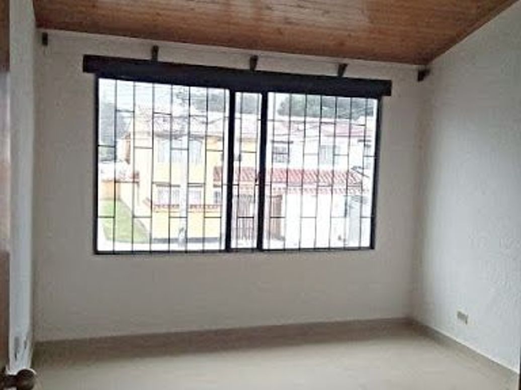 Casa de 3 alcobas en venta en Villa Del Prado, Bogotá, 225 m² · foto 2 de 16