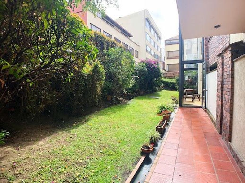 Apartamento de 3 alcobas en venta en Santa Barbara Central, Bogotá, 107 m² · foto 13 de 14