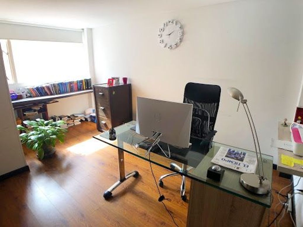 Apartamento de 3 alcobas en venta en Santa Barbara Central, Bogotá, 107 m² · foto 5 de 14