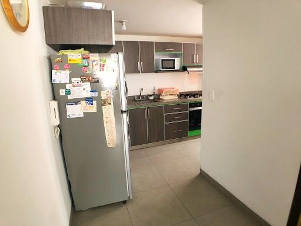 Apartamento de 3 alcobas en venta en Santa Barbara Central, Bogotá, 107 m² · foto 3 de 14