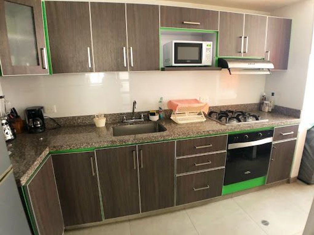 Apartamento de 3 alcobas en venta en Santa Barbara Central, Bogotá, 107 m² · foto 2 de 14