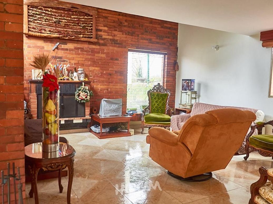 Casa de 4 alcobas en venta en Acacias, Bogotá, 310 m² · foto 2 de 20