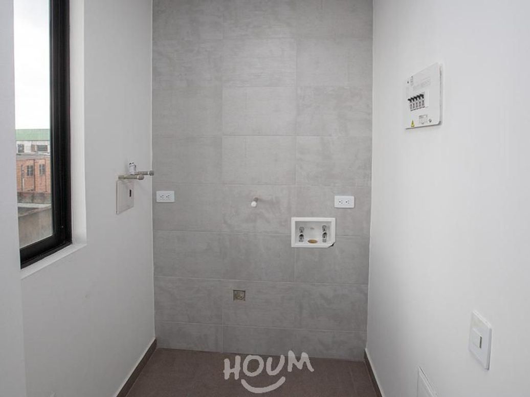 Apartamento de 2 alcobas en venta en Atanasio Girardot, Bogotá, 56 m² · foto 8 de 14