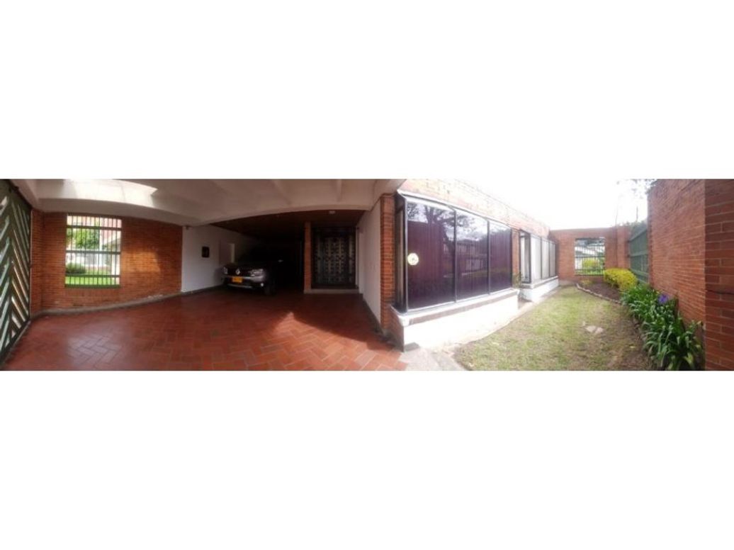 Casa de 4 alcobas en venta en Santa Ana Occidental, Bogotá, 354 m² · foto 2 de 20