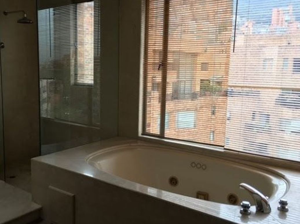 Apartamento de 1 alcoba en venta en Chicó Norte, Bogotá, 383 m² · foto 18 de 18
