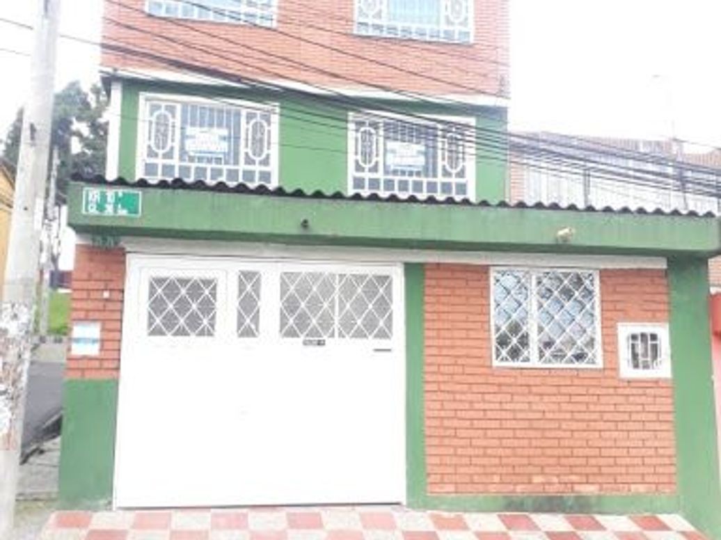 Casa de 6 alcobas en venta en San Luis, Bogotá, 327 m² · foto 3 de 20