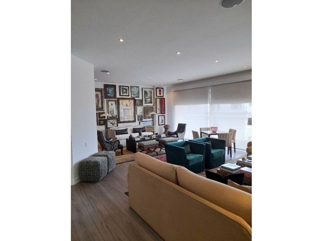 Apartamento de 3 alcobas en venta en Los Rosales, Bogotá, 289 m² · foto 3 de 20