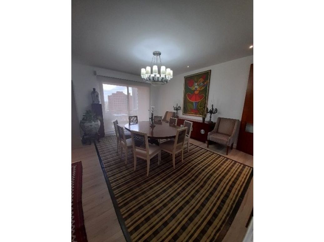 Apartamento de 3 alcobas en venta en Los Rosales, Bogotá, 289 m² · foto 8 de 20