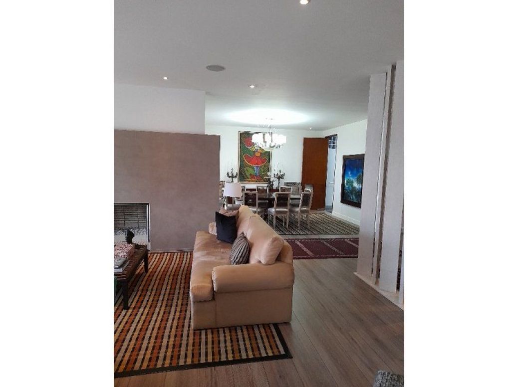 Apartamento de 3 alcobas en venta en Los Rosales, Bogotá, 289 m² · foto 6 de 20