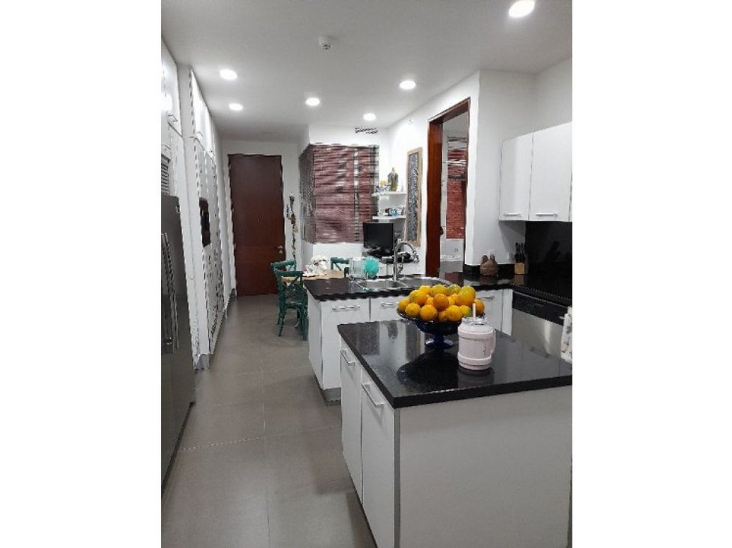 Apartamento de 3 alcobas en venta en Los Rosales, Bogotá, 289 m² · foto 14 de 20
