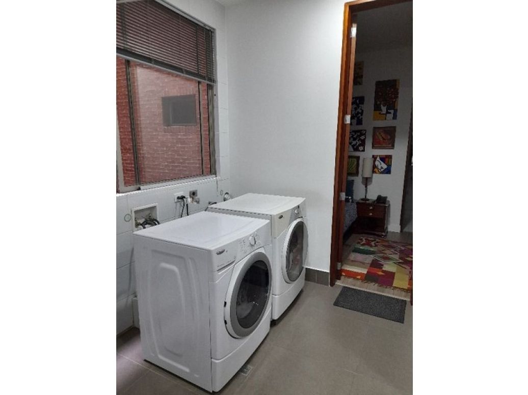 Apartamento de 3 alcobas en venta en Los Rosales, Bogotá, 289 m² · foto 17 de 20