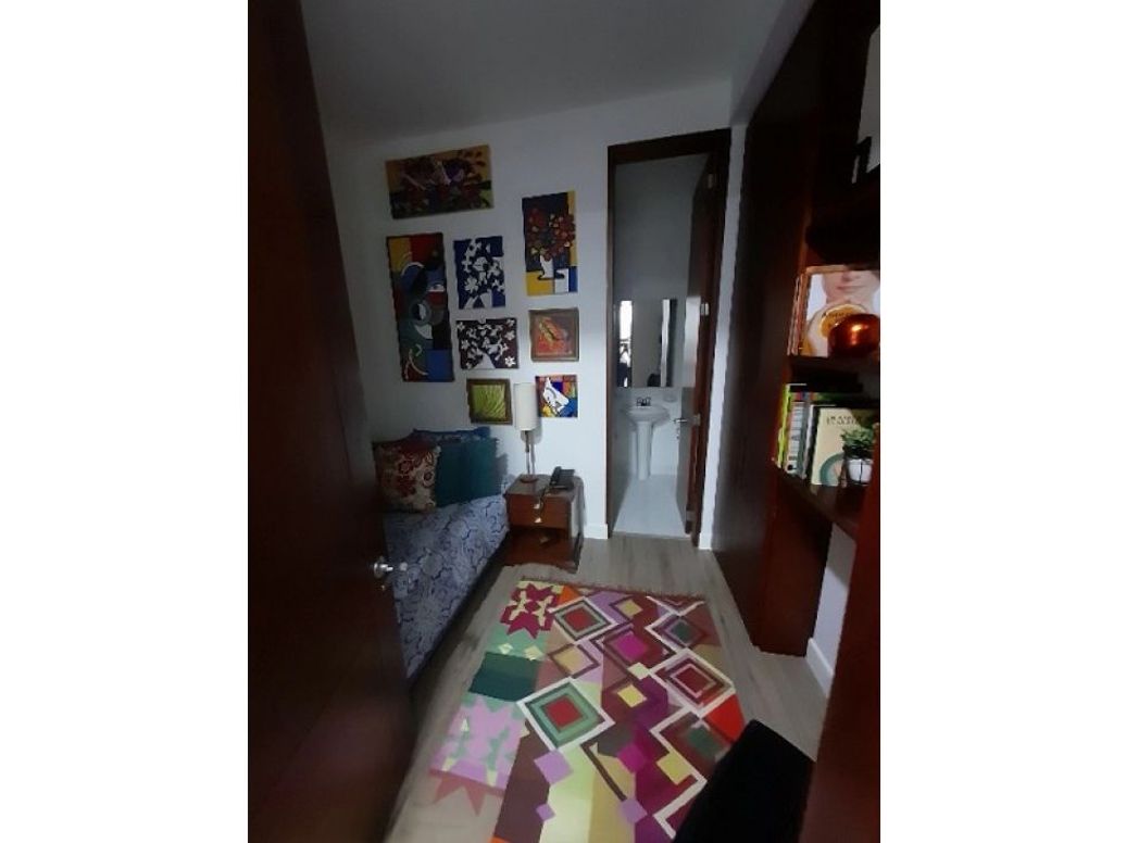 Apartamento de 3 alcobas en venta en Los Rosales, Bogotá, 289 m² · foto 19 de 20