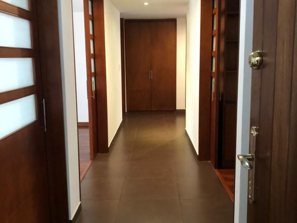 Apartamento de 3 alcobas en venta en Pardo Rubio, Bogotá, 130 m² · foto 2 de 11
