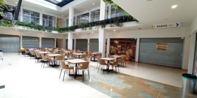 Proyecto boulevard 49, ubicado en Ayacucho, en una zona de transformación urbana de la ciudad que cuenta con múltiples beneficios: diagonal a la estación bicentenario del tranvía, con facilidad de conexión al metro de Medellín, alto trafico peatonal, mas de 125 mil estudiantes se movilizan por el sector, cercano a cedes de importantes empresas comerciales y de servicios. A QUIEN COMPRE EL LOCAL SE LE DARÁ UN CANON GARANTIZADO POR UN AÑO