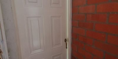 VENDO CALIDO APTO EXTERIOR 1 PISO CONJUNTO RESIDENCIAL MIRAFLOREZ, BARRIO PASEO DEL PUENTE,  3 HABITACIONES CON CLOSET, 2 BAÑOS 1 DE ELLOS PRINCIPAL, SALA COMEDOR, COCINA INTEGRAL SIN HORNO, ZONA DE ROPAS, VISTA PANORAMICA HACIA LA CANCHA DE FUTBOL, CONJUTNO CONNZONA SOCIAL COMPLETA, CON 2 ACCESOS DE INGRESOS, PARQUEADERO COMUNAL DESCUBIERTO, VIGILANCIA 24/7, SISTEMA DE CAMARAS, PISCINA, CERCA AL EXITO AMIGO.