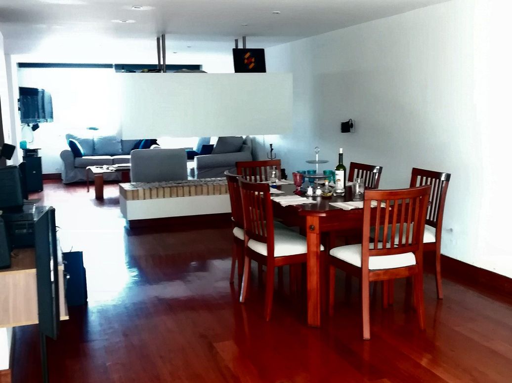 Casa de 4 alcobas en venta en Polo Club, Bogotá, 240 m² · foto 9 de 12