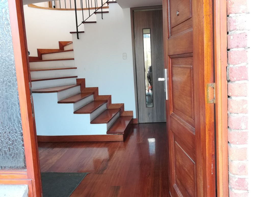 Casa de 4 alcobas en venta en Polo Club, Bogotá, 240 m² · foto 5 de 12