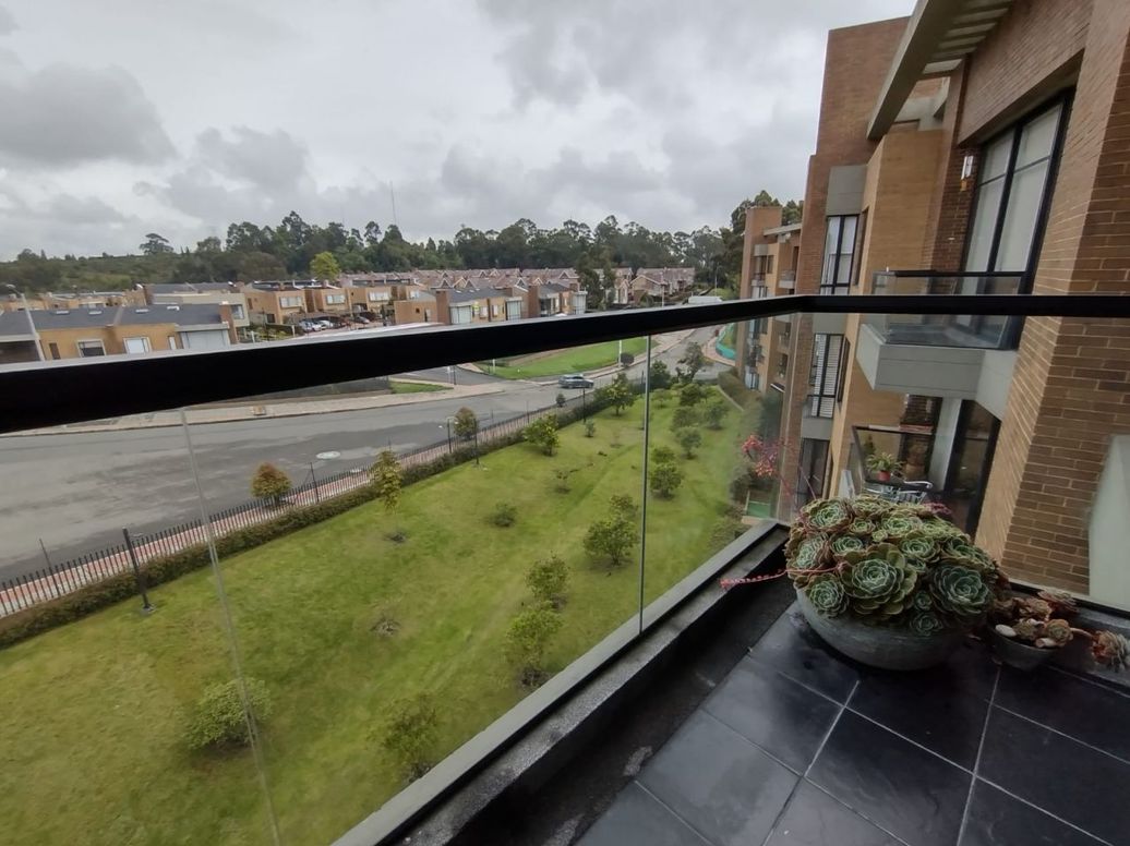 Apartamento de 2 alcobas en venta en Colinas De Suba, Bogotá, 174 m² · foto 7 de 20